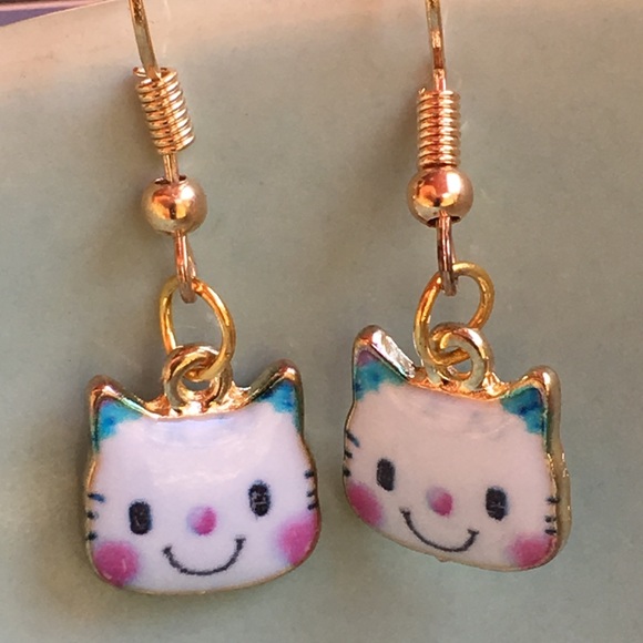 Smiling enamel cartoon cat faces - Picture 5 of 6